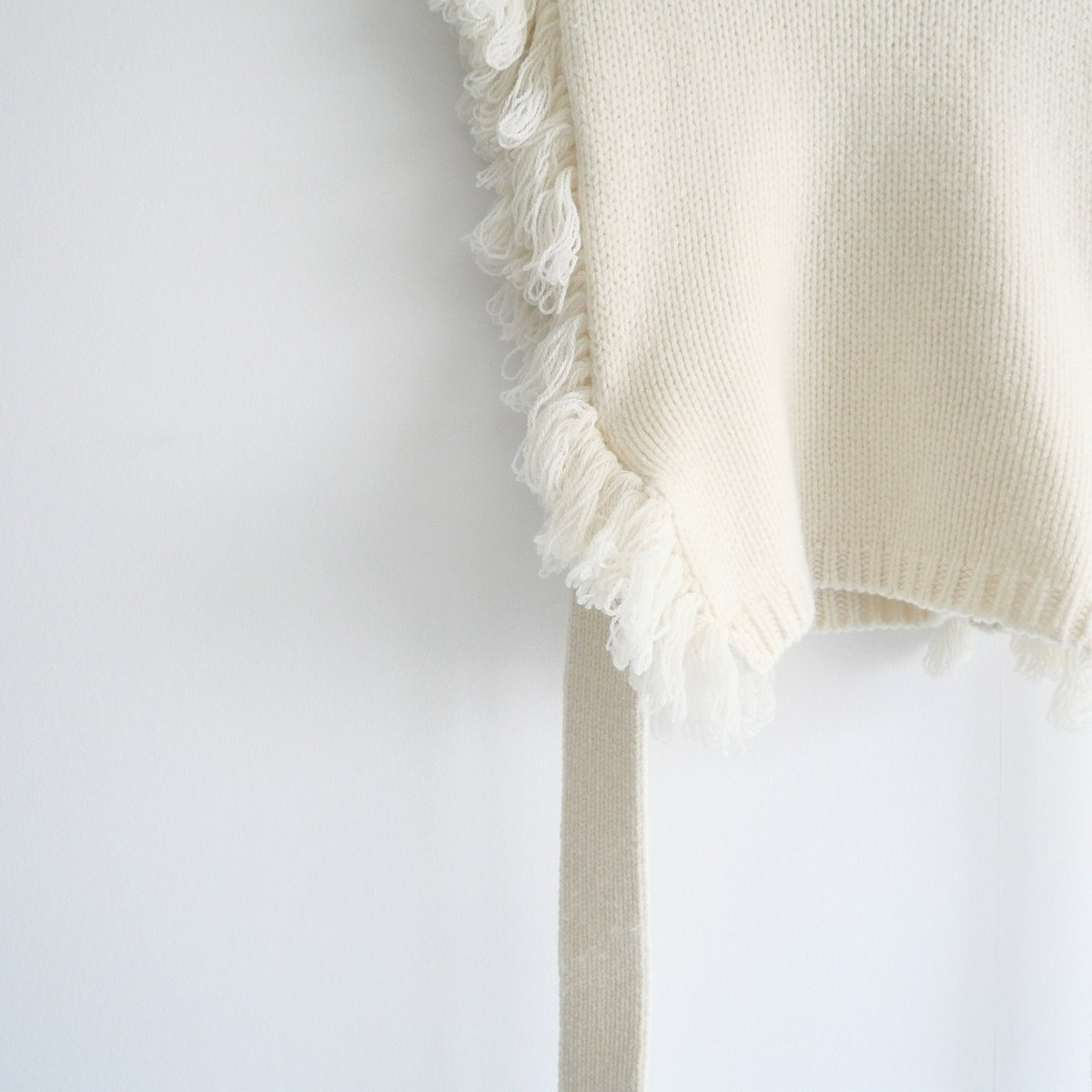 2023AW / HYKE / FRINGE SWEATER VEST / 232-11332
