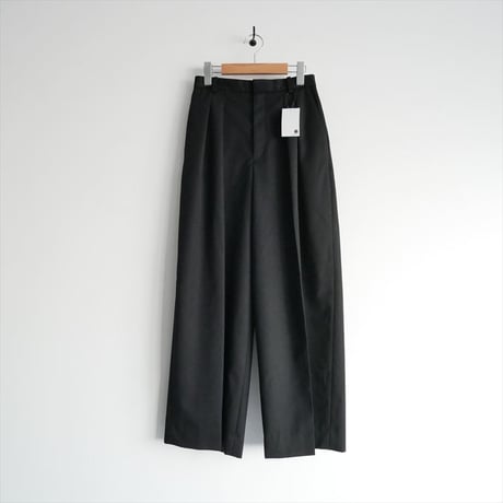 2023 / ATON / COMPACT WOOL TWO TUCK WIDE PANTS / PRAGSM0104 / 2503-0167
