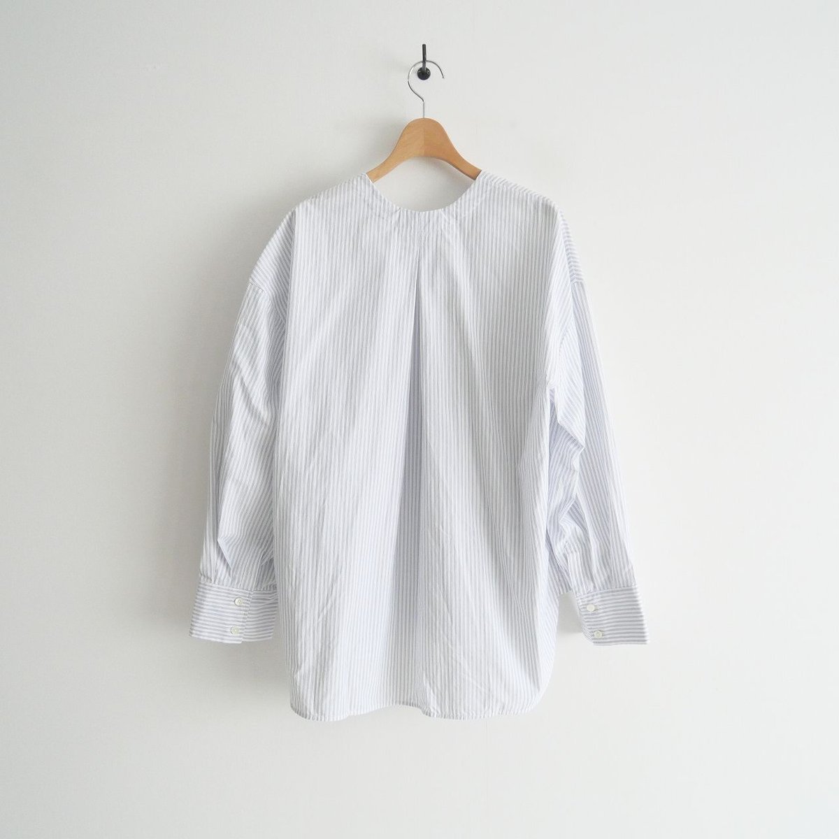 argue【23SS/新品】V-NECK TIDY SHIRT アギュー argue【23SS/新品】V-NECK TIDY SHIRT アギュー