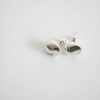継続販売品 / SIRISIRI / The Day of the Wind Earrings KAGE / WI302 / 2412-0895