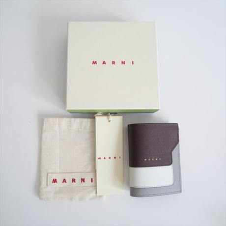 継続販売型 / 未使用 / MARNI / サフィアーノレザー製二つ折りウォレット / PFMOQ14U13 / 2503-1011