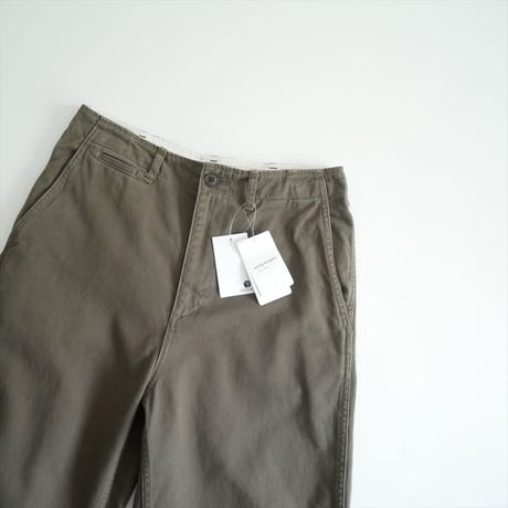 継続販売・人気完売サイズ 未使用 FRAMeWORK OVER SIZED CHINO パンツ 3 25030220600030 2606-0244