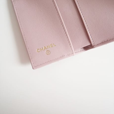 2024SS今季 / CHANEL / スモール フラップ ウォレット ラムスキン&コスチュームパール / AP3808 B15723  / 2406-0437