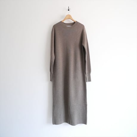 2023AW / 未使用 / AP STUDIO / Crew neck Knit Onepiece / 23040586601030 / 2510-0015