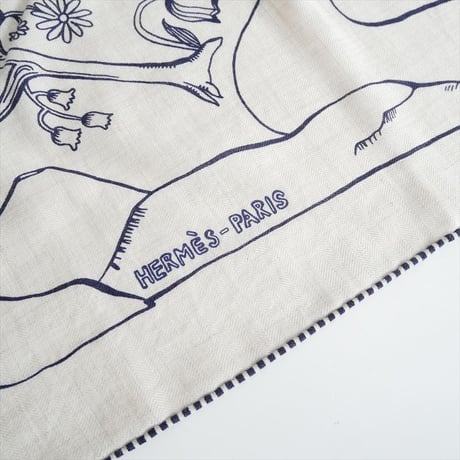 継続販売品・人気完売色 / 未使用 / HERMES / トライアングル ジェアン《千と一のウサギ》 / 2602-0226