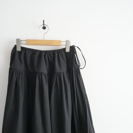 2024 / THE ROW / M BLK　スカート　THE ROW LEDDIE SKIRT / 7901W2517BLK / 2405-0240