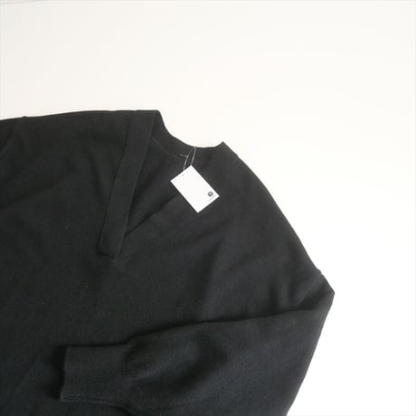 〇2024AW・人気完売品 / 未使用 / MUSE de Deuxieme Classe / OLBIA Vネック プルオーバー / 24080520416030 / 2502-0185