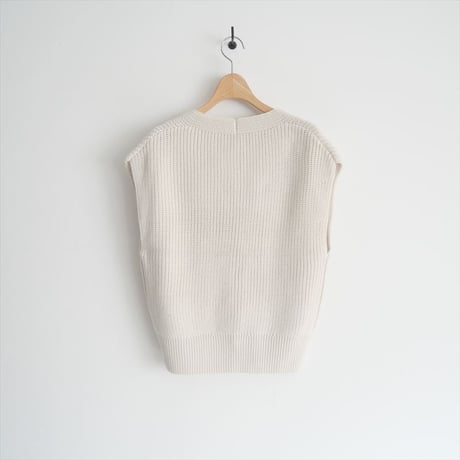 2022AW / 未使用 / SPICK&SPAN / パールボタン畦ニットベスト / 22080200971040 / 2402-0664