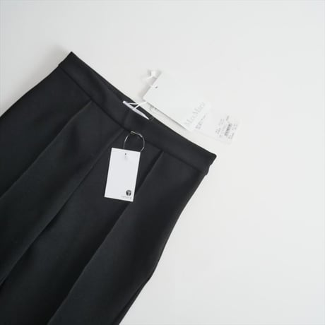 2023 / 未使用 / Max Mara / TORINO ナイロンツイル ストレッチスキニーパンツ / 2317860533 / 2502-0300