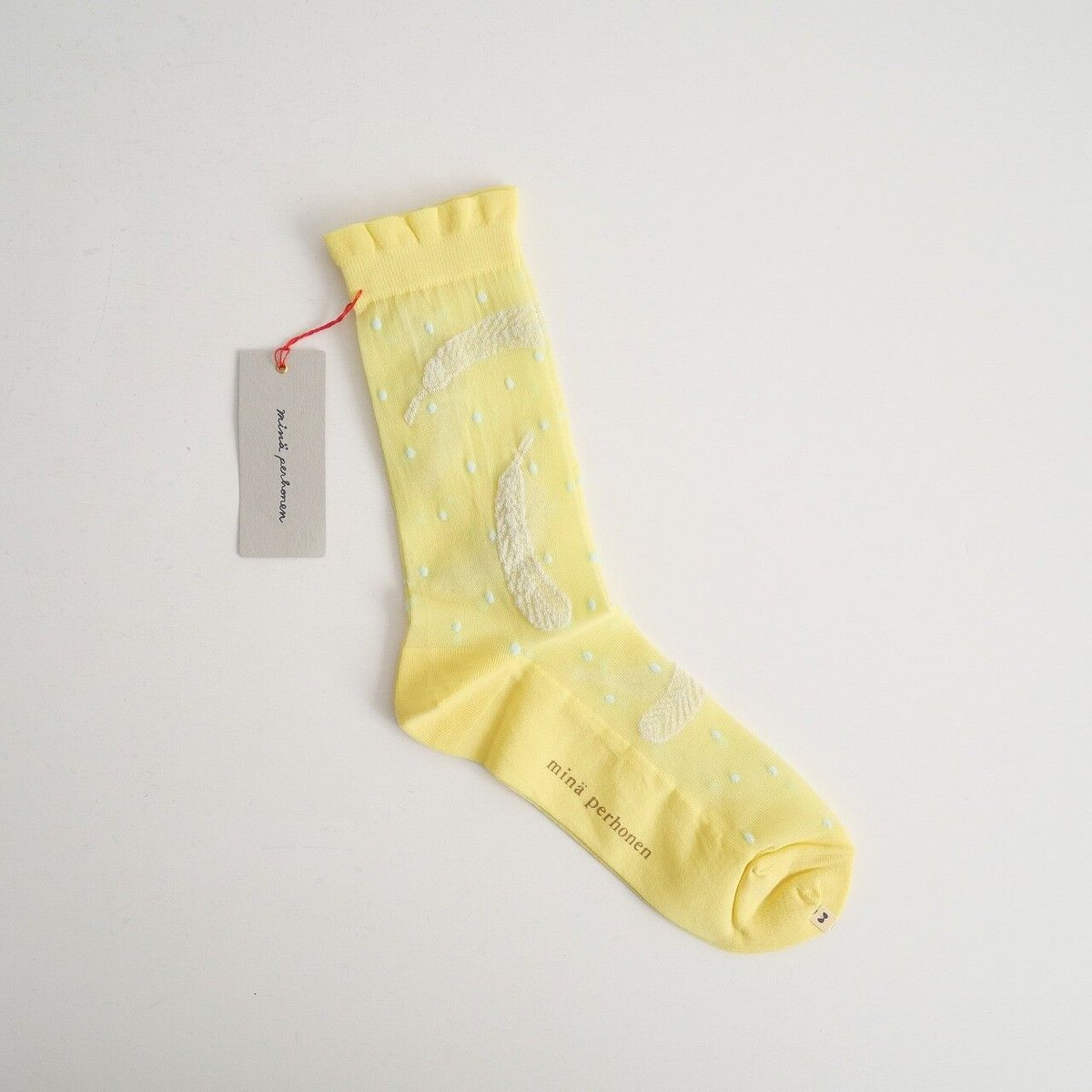 ミナペルホネン　feather dance pietra レザー　財布　パース ミナペルホネン feather dance pietra レザー 財布 パース ミナ