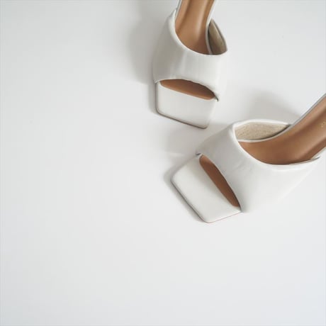 2025SS / Demi-Luxe BEAMS / スクエアパフサンダル .M / 64-33-0079-883 / 2507-0320