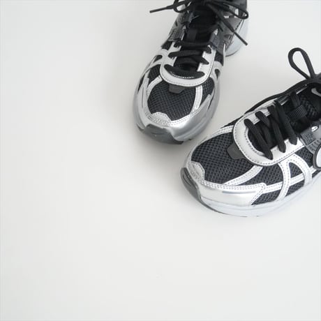 2024 / NIKE / W V2K RUN スニーカー / FD0736-005 / 2501-0651
