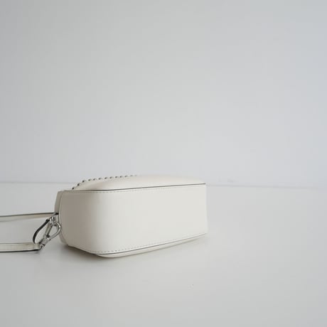 2021 / J&M DAVIDSON / LIPSTICK POUCH WITH STUDS AND CHAIN / 2402-2033
