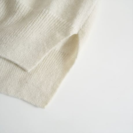 2024AW / evam eva / cashmere turtleneck / E243K129 / 2508-2090