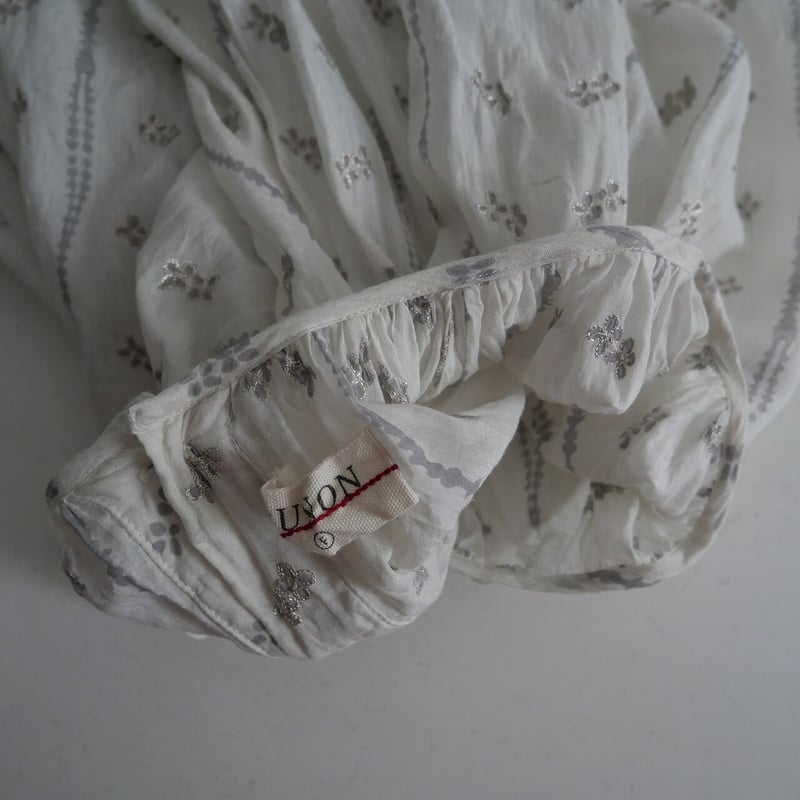 2023 / BUNON / Embroidery Wide Blouse / BN2318 