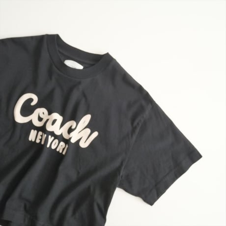 継続販売品 / COACH / カーシヴ シグネチャー クロップド Tシャツ / CP778 / 2409-0662
