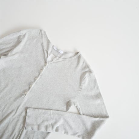 2024・人気完売品 / ETRE TOKYO / オーコットテレコヘンリーネックトップス / 1224412093 / 2602-0038