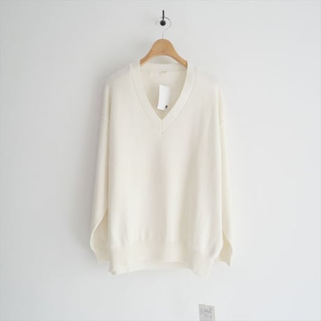 2021AW / 未使用 / DEUXIEME CLASSE / Heartrich Vネックプルオーバー / 21080500404030 / 2402-0668