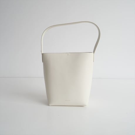 2024・人気完売品 / 未使用 / DEUXIEME CLASSE購入品 / FRENZLAUER / MAMI MEDIUM バッグ / 24092510000830 / 2503-0907