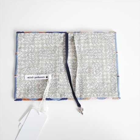 継続販売品 / 未使用 / mina perhonen / pallo book cover / pi0165 / 2511-2027