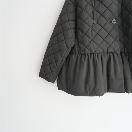 〇2023AW・人気完売品 / yori / ヘムフリルキルトショートコート / YR25-23130AW / 2504-1326