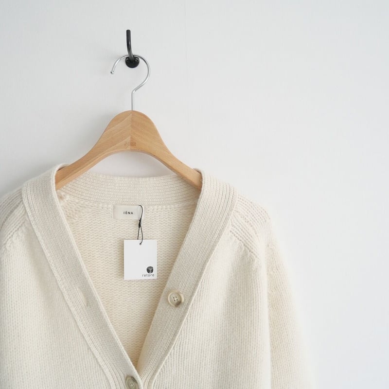 イエナ　未使用タグ付　AQUAラグランVネックカーディガン IENA（イエナ）の「AQUAラグランVネックカーディガン◇（カーディガン