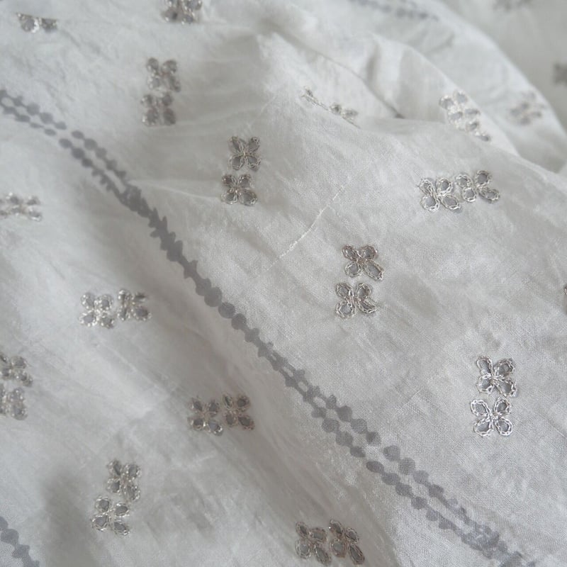 2023 / BUNON / Embroidery Wide Blouse / BN2318 