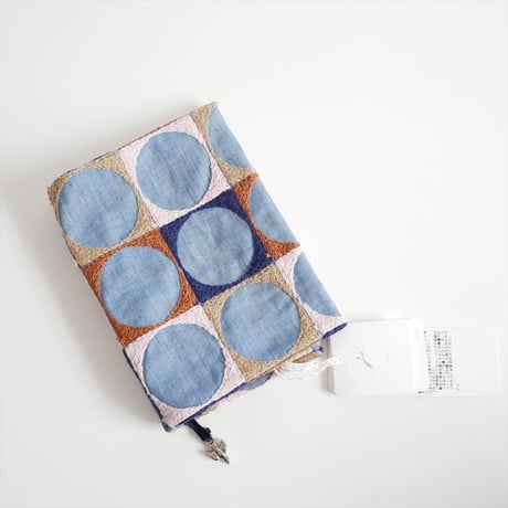 継続販売品 / 未使用 / mina perhonen / pallo book cover / pi0165 / 2511-2027