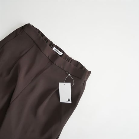 人気完売品 / 未使用 / DEUXIEME CLASSE イージーワイドパンツ 24030500803130 / 2605-0715