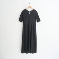 2025・人気完売品 / IENA / B. サッカーVネックワンピース / 25040900506030 / 2510-0001