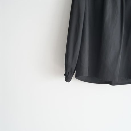 2023SS / L'Appartement / Crew neck Gather Blouse / 23050560401610 / 2411-1720