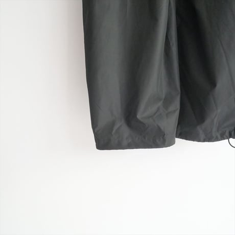 2024SS・人気完売品 / ADAM ET ROPE / 【UVカット】シャイニータフタ撥水ロンパース / GAY04050 / 2505-0593