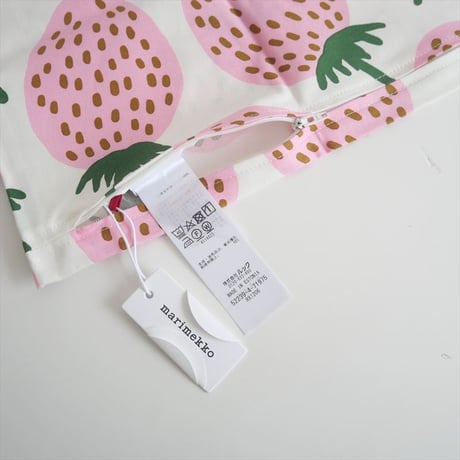 人気完売品 / 未使用 / marimekko / Mansikka クッションカバー 50×50cm / 52239-4-71975 / 2505-2123