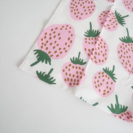 人気完売品 / 未使用 / marimekko / Mansikka クッションカバー 50×50cm / 52239-4-71975 / 2505-2123