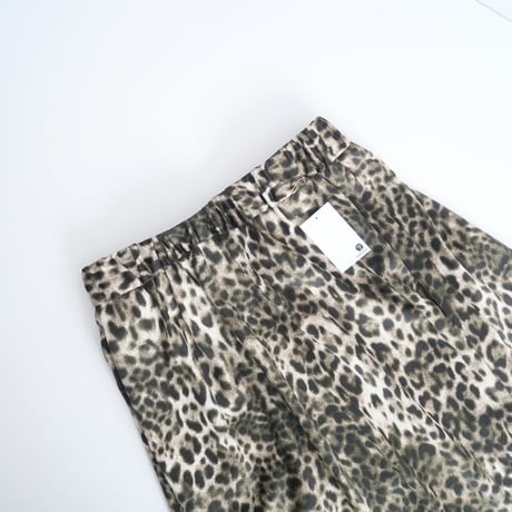 2022 / journal standard luxe / マットサテンレオパ スカート / 22060440002030 / 2402-1060