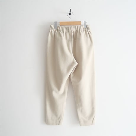 2023AW / evam eva / wool tuck pant / E233T183 / 2408-0405