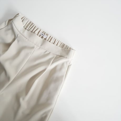 2023AW・人気完売品 / 未使用 / DEUXIEME CLASSE / イージーワイドパンツ / 23030500814030 / 2511-0432