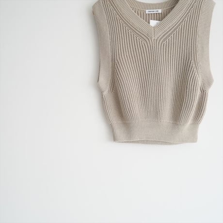 人気完売品 / DEUXIEME CLASSE / サマークロップドベスト / 23080586821010 / 2411-1196