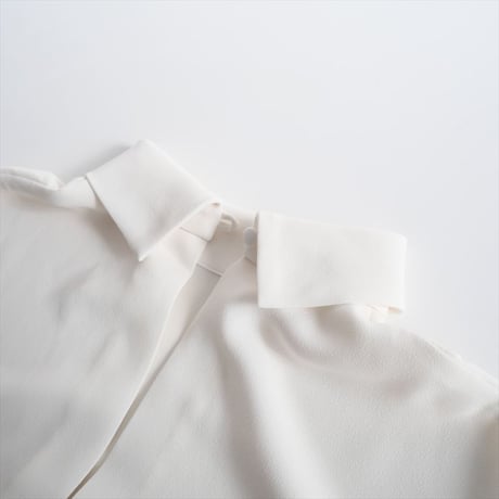 2023AW / L'Appartement同型お取扱い / MARK KENLY DOMINO TAN / BAILEE 2WAY BLOUSE / 2410-1185