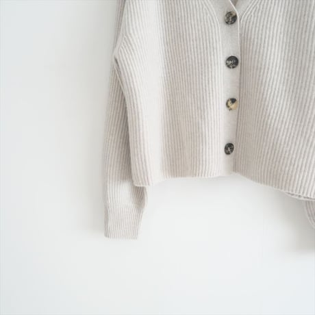 2022AW / DEUXIEME CLASSE / Cropped Vネック カーディガン / 22080500813030 / 2402-0819