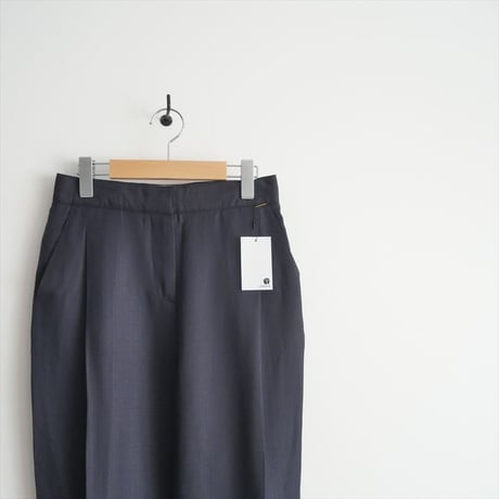 未使用 / VICTORIA VICTORIA BECKHAM / タックテーパードパンツ / 2400-0039