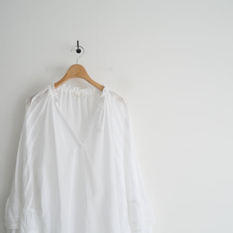 2022 / DEUXIEME CLASSE / Feminine ブラウス / 220515