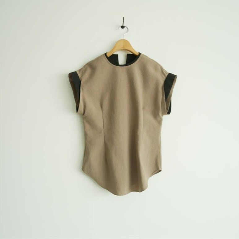 新品未使用deres breezy tops Brynn ベージュ　トップス 2025SS・人気完売品 / deres Brynn / breezy tops DER25S