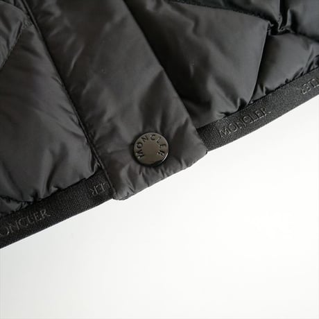 2023AW / MONCLER / ARVOUIN ショートダウンジャケット / I20931A00198 53A5E / 2506-0693