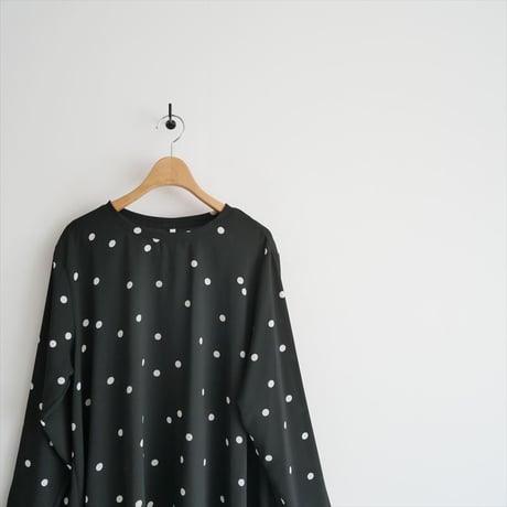 継続販売型 / BEARDSLEY 後ろドレープTブラウス BEZ5032304A0003 / 2604-0264