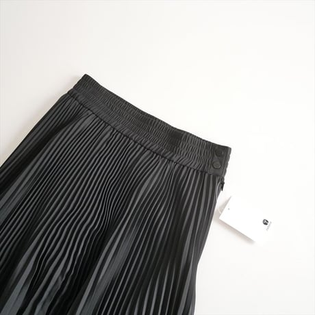 2026SS今季・人気完売品 / HYKE TAFFETA PLEATED SKIRT 14164 / 2604-1546