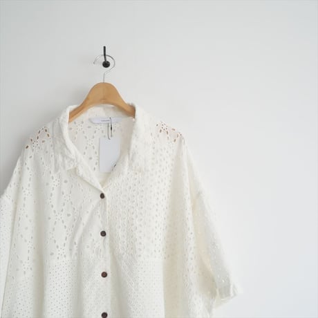 2023SS / FRAMeWORK / カットワーク刺繍半袖シャツ / 23050220907020 / 2402-0544