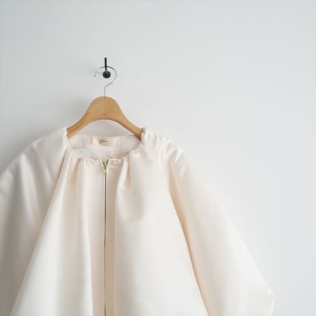 2024・人気完売品 / Heve / クラウドブルゾン / HE05-0011-4S / 2410-1192