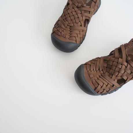 2023SS / HYKE×KEEN / ROSARITA 2　サンダル / 1027331 / 2311-1282
