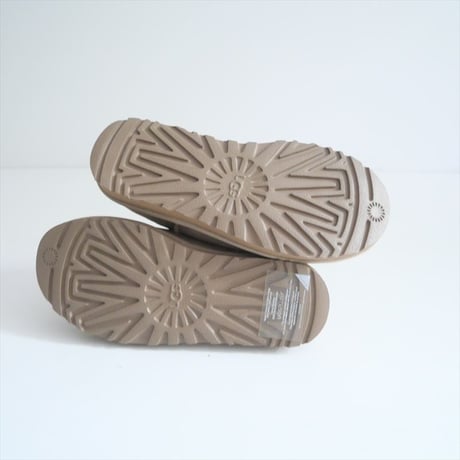 2025AW今季・人気完売サイズ / FRAMeWORK別注 / UGG / CLASSIC SLIPPER / 25093230002930 / 2510-0253